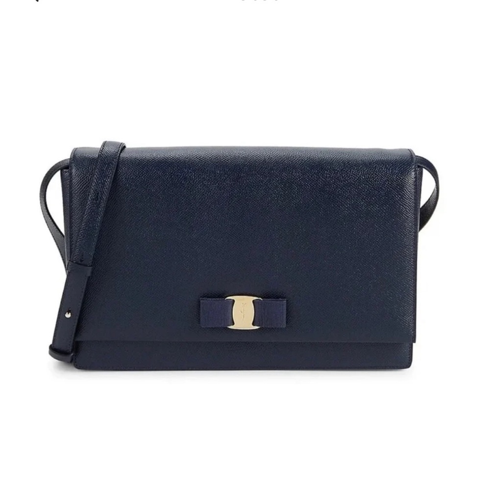 AUTH NIB SALVATORE FERRAGAMO Ginny Black Pebble Leather Bag. Gold hardware